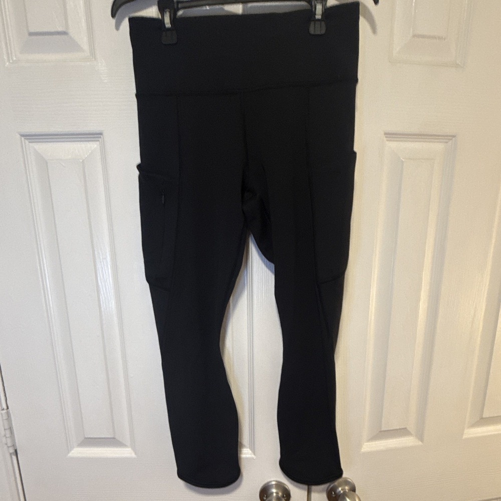 Athleta Women's Black High Rise Ankle Leggings Size S Pockets Stretch